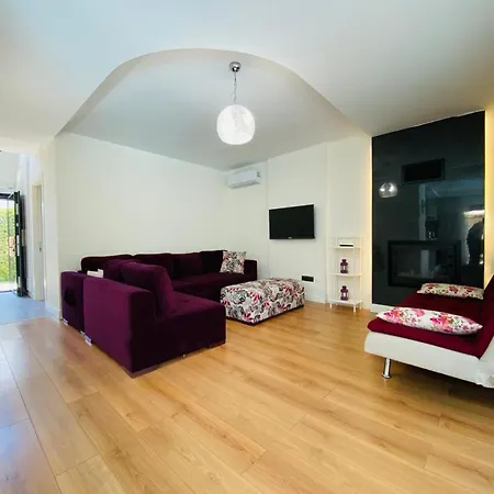 Kusadasi'nda Muhtesem Havuzlu Miray A 12 A7 B4 B10 Villa Kusadası