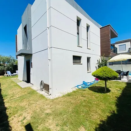 Kusadasi'nda Muhtesem Havuzlu Miray A 12 A7 B4 B10 Villa