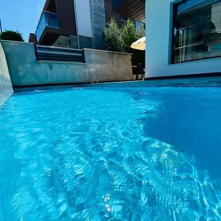 Kusadasi'nda Muhtesem Havuzlu Miray A 12 A7 B4 B10 Villa Kusadası