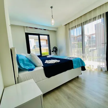 Kusadasi'nda Muhtesem Havuzlu Miray A 12 A7 B4 B10 * كوشاداسيه